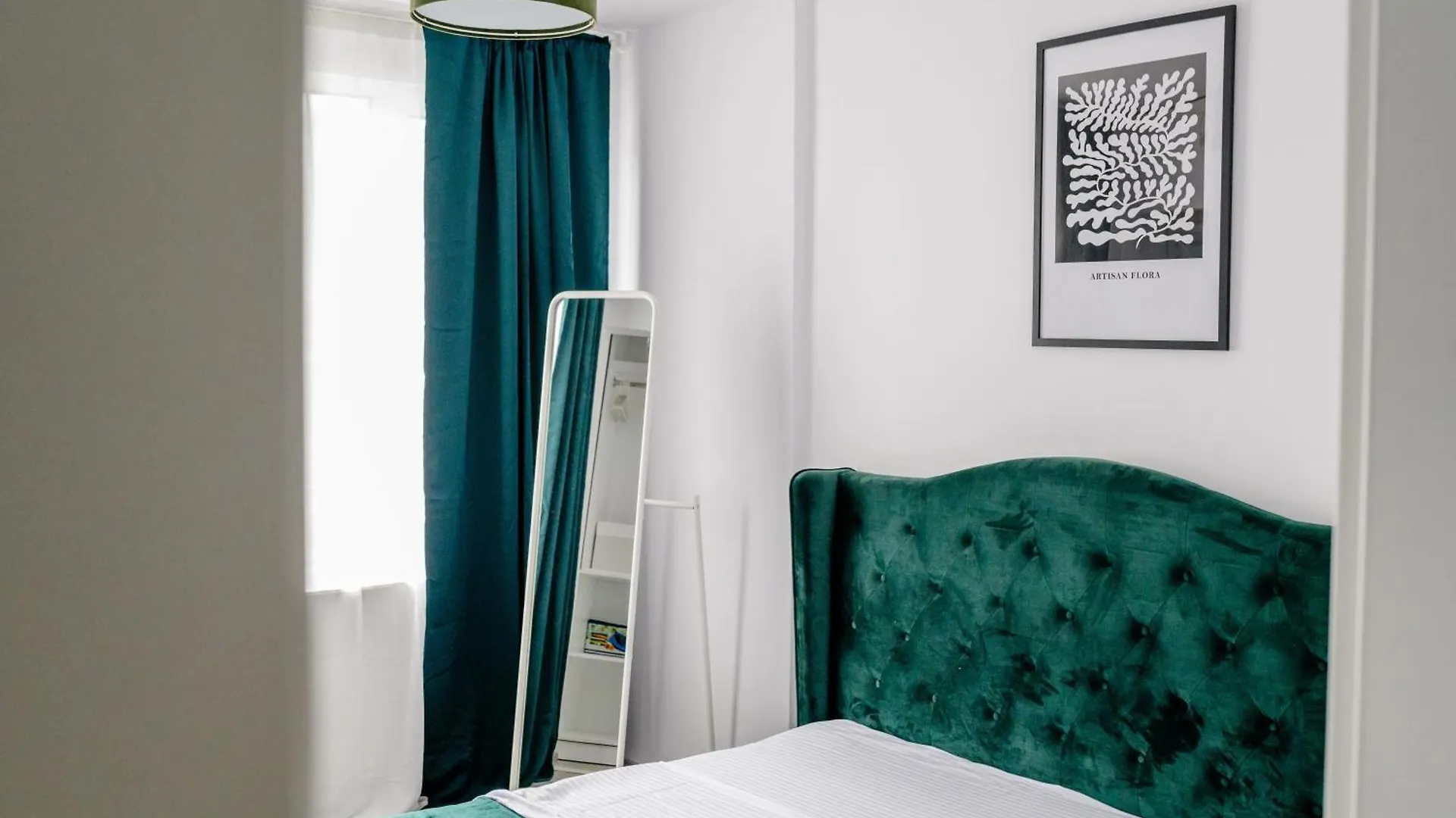 Happy Heart Hideaway Apartment Bucharest 0*,